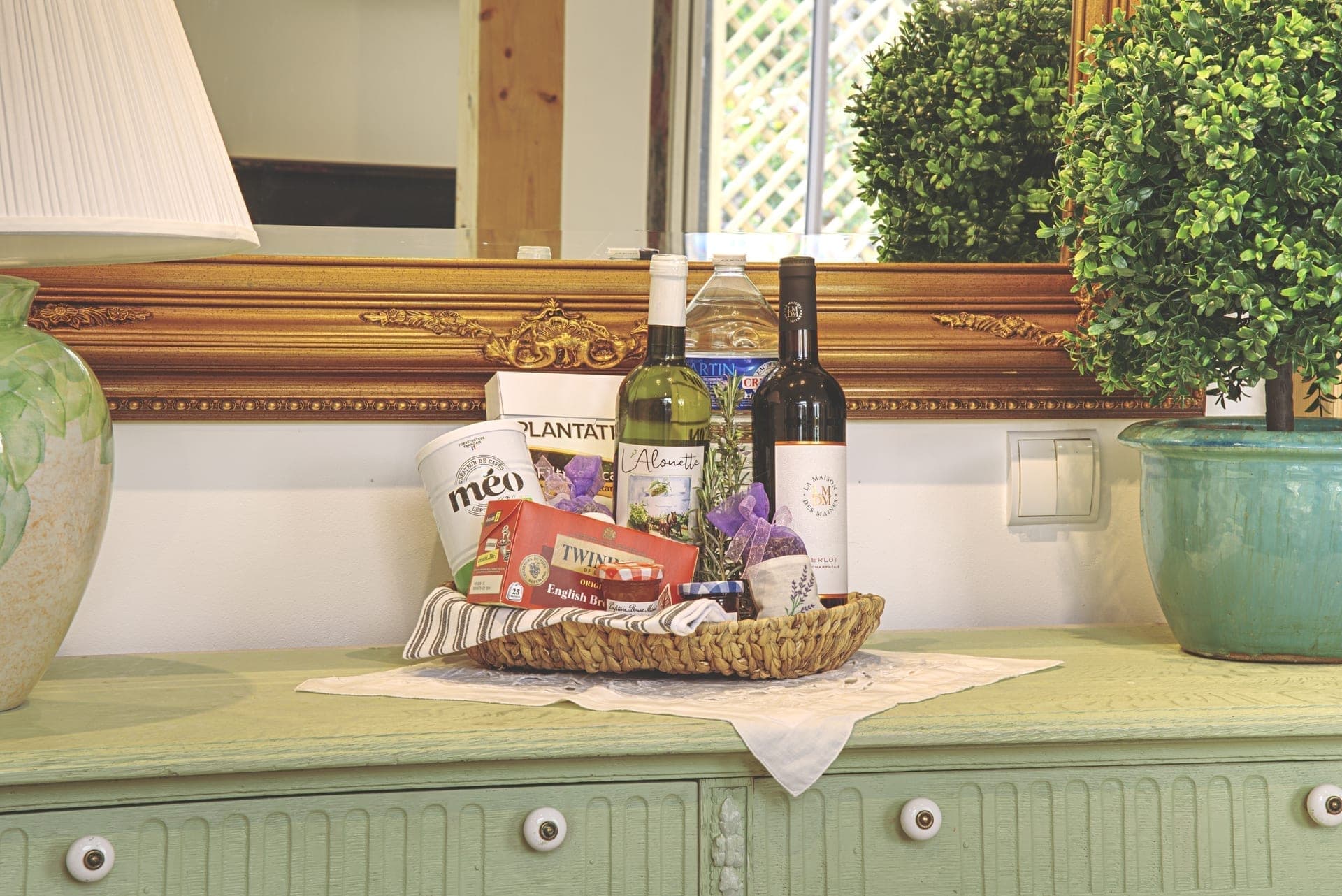 L'orangerie welcome hamper with local produce